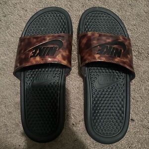 Nike slides size 7